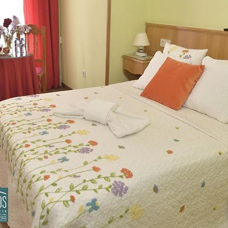 Hostal Ponte Dos Santos Ribadeo Dış mekan fotoğraf
