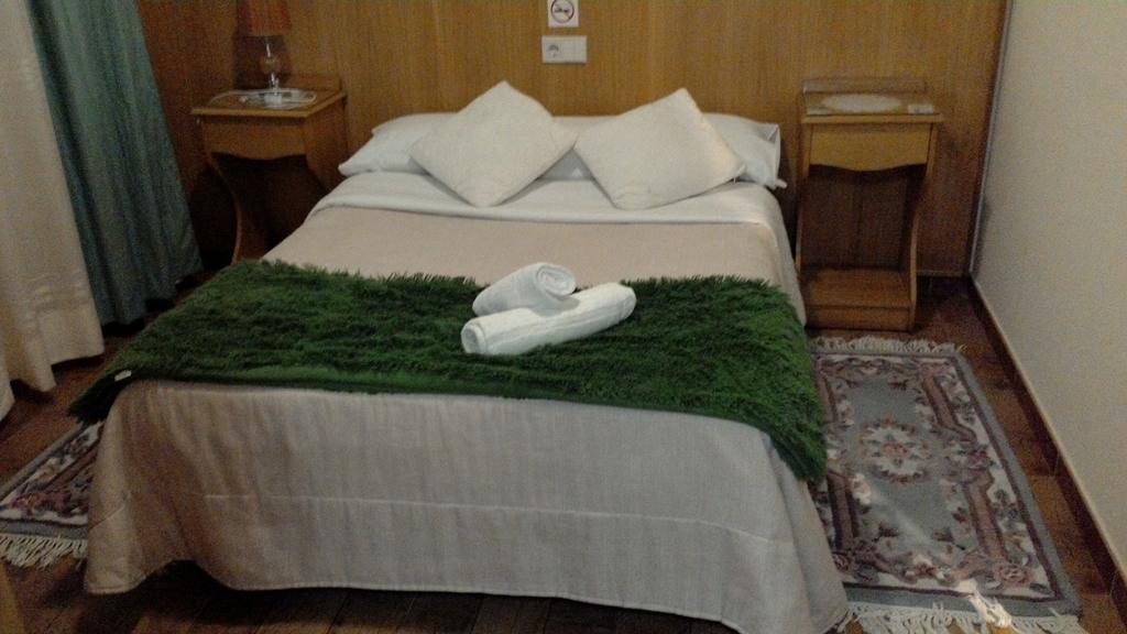 Hostal Ponte Dos Santos Ribadeo Dış mekan fotoğraf