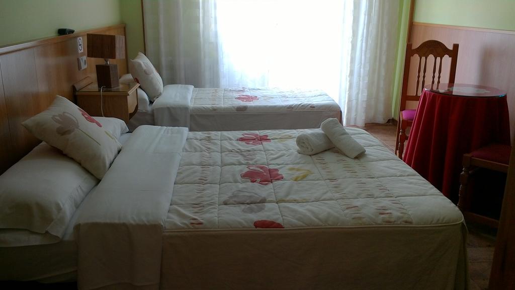 Hostal Ponte Dos Santos Ribadeo Dış mekan fotoğraf
