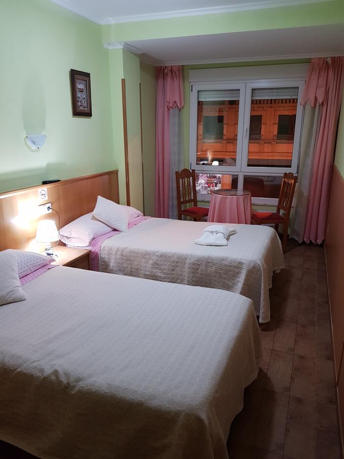 Hostal Ponte Dos Santos Ribadeo Dış mekan fotoğraf