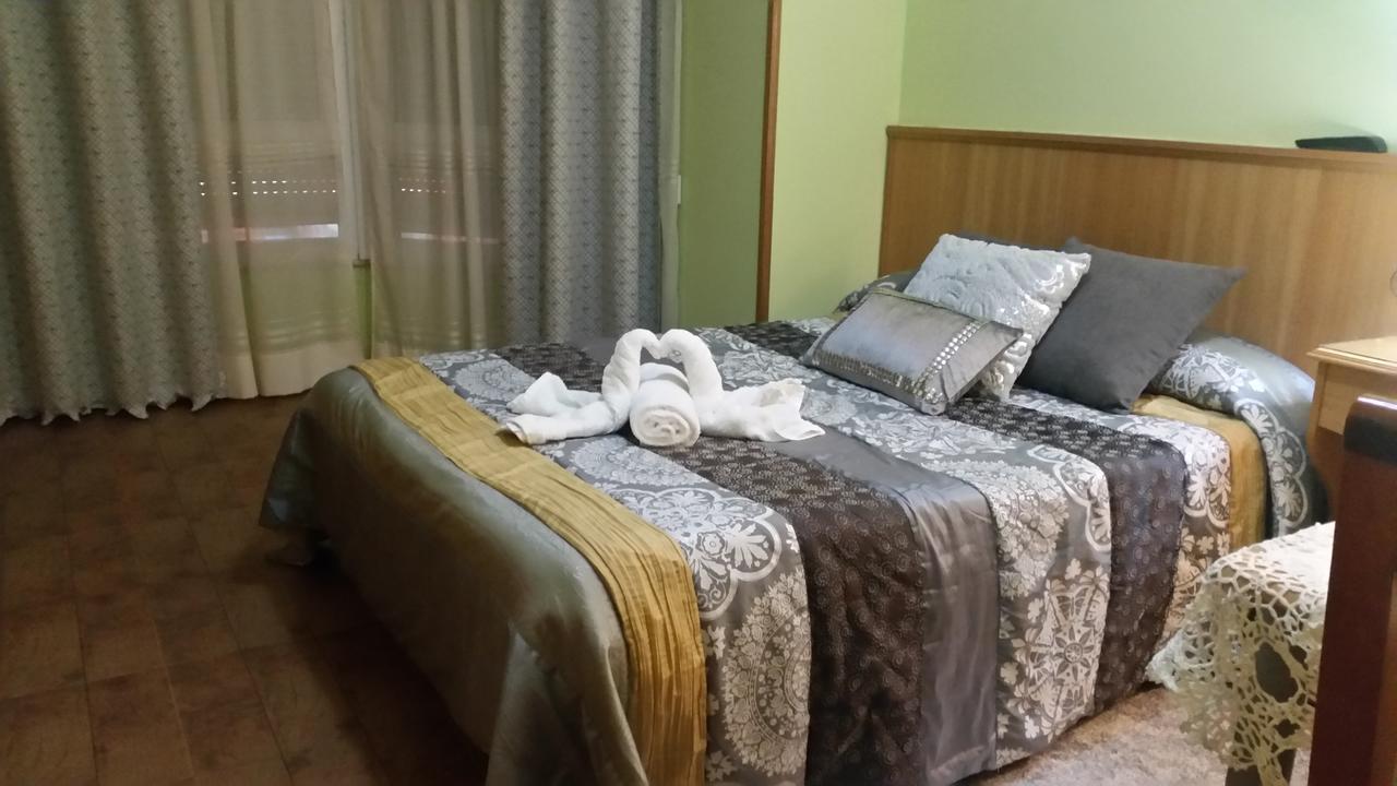 Hostal Ponte Dos Santos Ribadeo Dış mekan fotoğraf