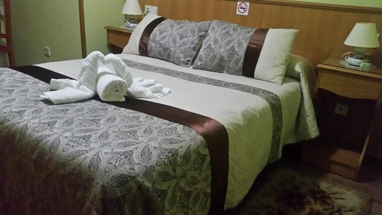 Hostal Ponte Dos Santos Ribadeo Dış mekan fotoğraf