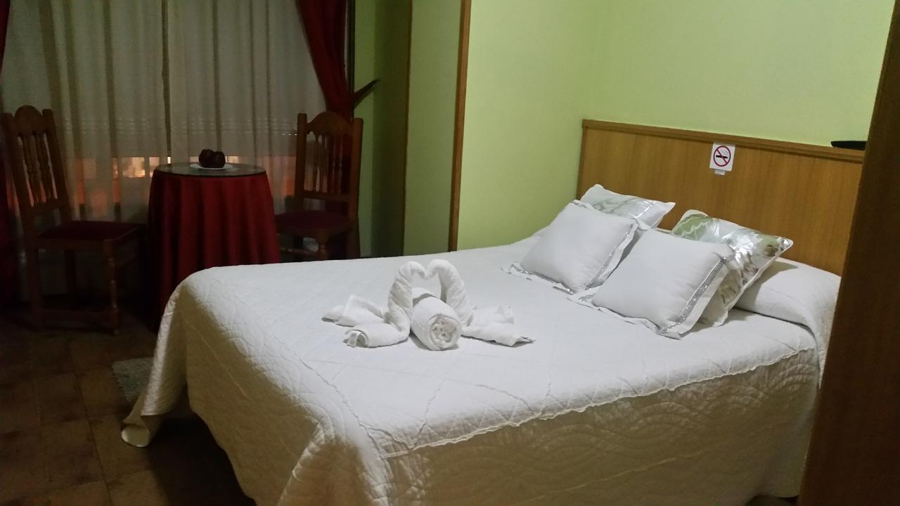 Hostal Ponte Dos Santos Ribadeo Dış mekan fotoğraf